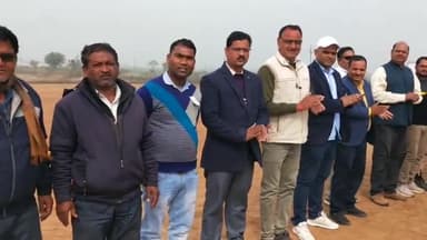 रामपुर बघेलान: आनंद उत्सव के तहत‌ रामपुर बाघेलान स्टेडियम में क्रिकेट मैच का हुआ आयोजन, जनपद और तहसील के टीमें आमने-सामने