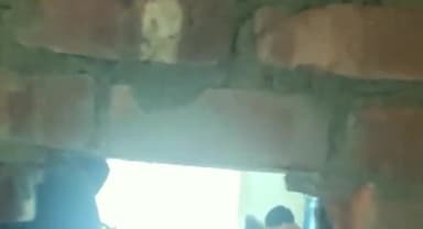 कोचाधामन: जनता हाट स्थित एक कपड़े के दुकान से लाखों के कपड़ों की हुई चोरी, पुलिस को दी गई सूचना