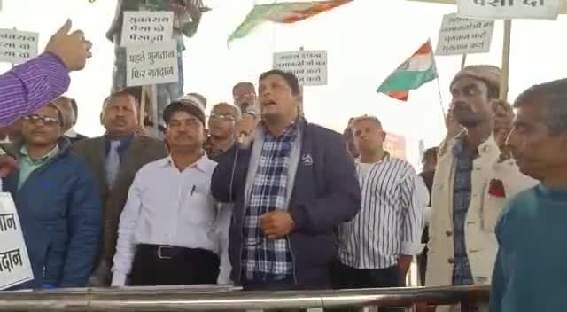 मध्यप्रदेश:#सतना में #सहारा_इंडिया के #पीड़ित_जमाकर्ताओ_एजेंटो ने #सविधान निर्माण #बाबा_भीमराव_अंबेडकर को दिया #ज्ञापन
