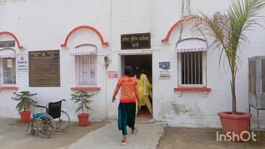 बरेली: एसएसपी ऑफिस पहुंची आंवला निवासी पीड़ित किन्नर ने दबंग पर रंगदारी मांगने का लगाया आरोप, जान से मारने की दी धमकी