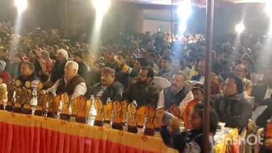 डुमरांव: राजगढ़ में स्वयं शक्ति द्वारा आयोजित सांस्कृतिक कार्यक्रम में देशभक्ति गीत पर थिरके बच्चे