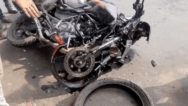 सिंगरौली: भाजपा जिला कार्यालय के सामने दो बाइको की आमने-सामने में हुई जोरदार टक्कर, दोनों बाइक चालक गंभीर रूप से घायल