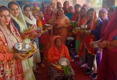 चरखी दादरी: चिड़िया में महिला एवं बाल विकास विभाग की ओर से गोद भराई कार्यक्रम का आयोजन, महिलाओं को पोषण आहार के प्रति किया जागरुक