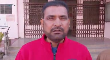 शामली: CMO ऑफिस  पहुंचकर भाकियू अराजनीतिक ने कार्यकर्ता विनोद निर्वाल ने अल्ट्रासाउंड रोलिस्ट की लिस्ट उपलब्ध कराए जाने की मांग