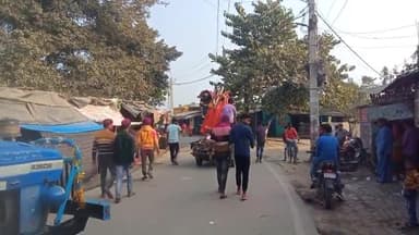 बरौली: बरौली में कड़ी सुरक्षा व्यवस्था के साथ माँ सरस्वती की प्रतिमा का हुआ विसर्जन, भारी संख्या में पुलिस बल तैनात