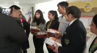 डलमऊ: कैप्टन मनोज पांडे उत्तर प्रदेश सैनिक स्कूल में सम्मान समारोह में CM योगी ने जिले के अथर्व और आस्था को किया सम्मानित