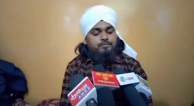 सच आप तक न्यूज़ शीश पैगंबर में उर्स के बोलते हुए मौलाना जियाउल हक