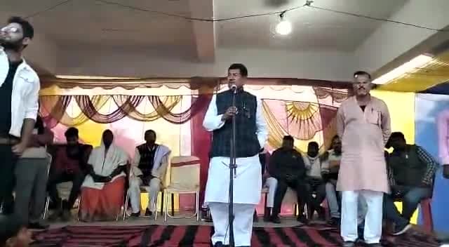 माननीय सांसद दिनेश चंद्र यादव जी जनता की समस्या सुनते हुए 
#zeebiharjharkhand #JDU