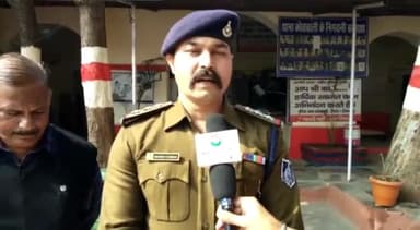 टीकमगढ़: टीकमगढ़ पुलिस कोतवाली के प्रभारी मनीष कुमार ने शहरवासियों से एटीएम का कोड किसी से शेयर ना करने की अपील की