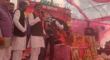 नटेरन: विधानसभा के वरिष्ठ कांग्रेस नेता सिंधु विक्रम सिंह ने ग्राम रावन का किया दौरा, ग्रामीणों व किसानों से की मुलाकात