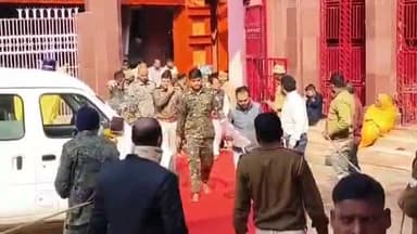 देवघर: झारखंड उच्च न्यायालय के कार्यवाहक मुख्य न्यायाधीश अपरेश कुमार सिंह ने बाबा वैद्यनाथ की पूजा अर्चना की