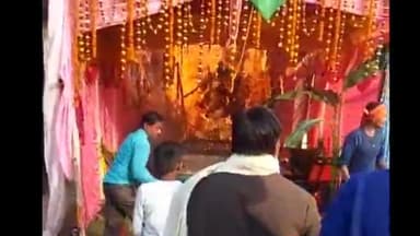 तेघरा: प्रखंड क्षेत्र अंतर्गत स्टेशन रोड स्थित पूजा पंडाल में लगी आग, चारों तरफ मची अफरा-तफरी