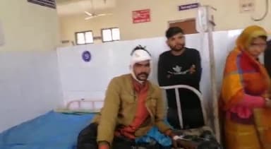 टीकमगढ़: वर्मा ताल गांव में एक व्यक्ति के साथ दो लोगों ने की मारपीट जिला अस्पताल में उपचार जारी