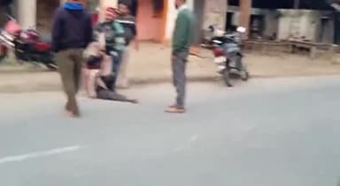 हसेरन: मढ़पुरा गांव में शराब के नशे में युवक ने सड़क पर जमकर मचाया उत्पात, वीडियो सोशल मीडिया पर हुआ वायरल