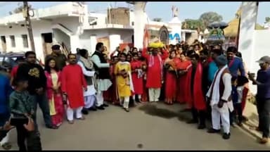 हज़ारीबाग: ठाकुर बाड़ी में हुआ श्रीमद्भागवत सप्ताह ज्ञान महायज्ञ का आगाज, सदर विधायक ने कलश यात्रा की कराई शुरुआत