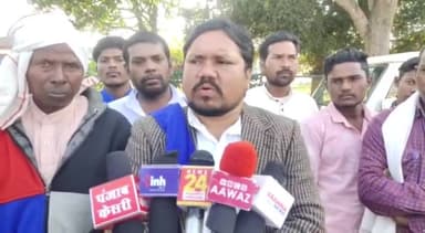 सूरजपुर: ग्राम पंचायत उचडी के ग्रामीणों ने ओवर ब्रिज की मांग को लेकर कलेक्टर को सौंपा ज्ञापन