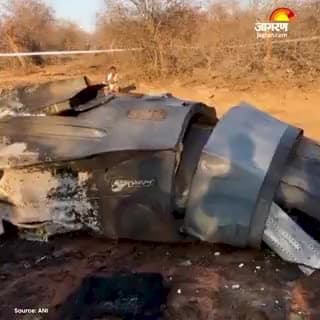 म.प्र. के #Morena में बड़ा हादसा, आज वायुसेना के 2 विमान दुर्घटनाग्रस्त हो गएं,  जिसमे एक पायलट की मौत हो गई
#SunilShah