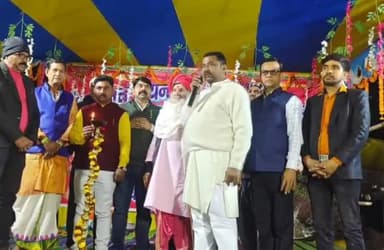 गरखा: हनुमान नगर में जयंती समारोह के दूसरे दिन देवी जागरण का दीप प्रज्ज्वलित कर मुखिया प्रतिनिधि ने किया उद्घाटन