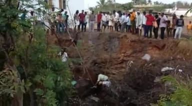 ಮುಂಡರಗಿ: ನಾಗರಹಳ್ಳಿ ಗ್ರಾಮದಲ್ಲಿ ಬಾವಿಗೆ ಬಿದ್ದ ಆಕಳನ್ನು ರಕ್ಷಿಸಿದ ಯುವಕರು