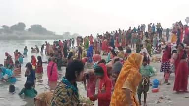 बड़हिया: माघ सप्तमी पर श्रद्धालुओं ने लगाई बड़हिया गंगा घाट पर डुबकी