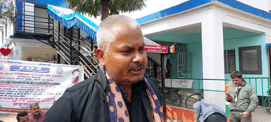 बेगूसराय: सदर अस्पताल में 102 एंबुलेंस कर्मचारी संघ का एक दिवसीय धरना प्रदर्शन, रोड एक्सीडेंट में एंबुलेंस कर्मचारी की हुई मौत