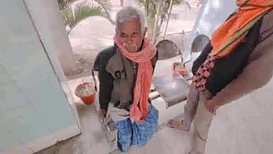 गोपालगंज: साखे गांव में मवेशी के हमले से अधेड़ हुआ घायल, इलाज के लिए सदर अस्पताल में कराया गया भर्ती