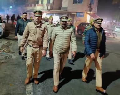 मुरादाबाद: आगामी नगर निकाय चुनाव के मद्देनजर SSP के आदेश पर सिविल लाइन पुलिस ने क्षेत्र में की पैदल गश्त