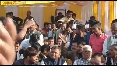 हमीरपुर: टेढ़ा गांव में सदर विधायक ने पहलवानों का हाथ मिलाकर कुश्ती का किया शुभारंभ