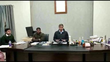 दरभंगा: बिहार इंटरमीडिएट परीक्षा को लेकर डीएम SSP  का  जिला स्कूल मैं ब्रीफिंग