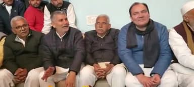 शामली: कैराना रोड पर एक कार्यक्रम में विधायक प्रसन्न चौधरी ने सरकारी अधिकारियों पर लगाए सरकारी कार्यक्रमों में अनदेखी के आरोप