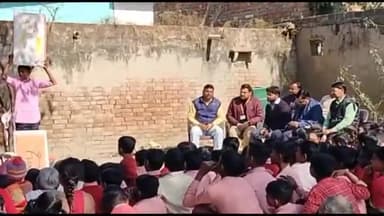 हसनपुर: अलीपुर खादर में शासन के निर्देश पर बालक- बालिका में समानता को लेकर हुआ नुक्कड़ नाटक का आयोजन