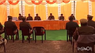 बलरामपुर: एमएलसी चुनाव के दृष्टिगत रिजर्व पुलिस लाइन में पुलिस अधीक्षक ने ड्यूटी में लगे कर्मचारियों को किया ब्रीफ