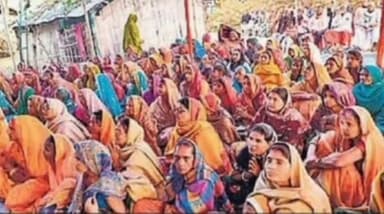 सिमरी बख्तियारपुर: खमौती गांव में सात दिवसीय श्रीमद्भागवत कथा में श्रद्धालुओं की उमड़ी भीड़