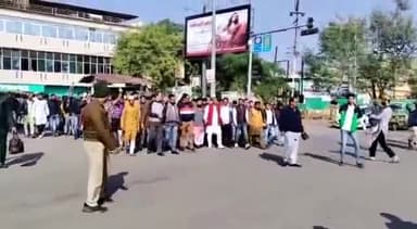 ग्वालियर गिर्द: जिले के मुस्लिम समाज के लोगों ने इंदौर की घटना पर अपना आक्रोश जताते हुए जिला प्रशासन को सौंपा ज्ञापन