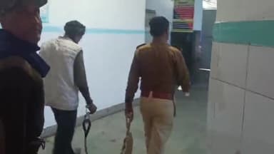 सुपौल: सुपौल पुलिस ने शराब मामले में परसर्मा से एक व्यक्ति को किया गिरफ्तार, मेडिकल के लिए लाई सदर अस्पताल