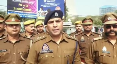 कानपुर: पनकी में कल होने वाले विधान परिषद चुनाव के मद्देनज़र पुलिस द्वारा किया गया फुट मार्च