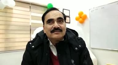 अमरोहा: स्नातक चुनाव कराने के लिए कलेक्ट्रेट से पोलिंग पार्टियां रवाना, जिला अधिकारी बाल कृष्ण त्रिपाठी ने दी जानकारी