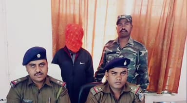 मेदिनीनगर (डालटनगंज): सिंगरा में अमानत नदी पुल से वाहन जांच के दौरान देसी कट्टे के साथ टेंपो चालक पकड़ा गया, पैसेंजरों के साथ करता था लूटपाट