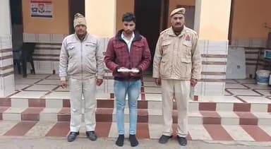शामली: कस्बा थाना भवन पुलिस ने जनपद बाराबंकी से फरार 20000 के इनामी अभियुक्त को किया गिरफ्तार, कब्जे से अवैध हथियार हुआ बरामद