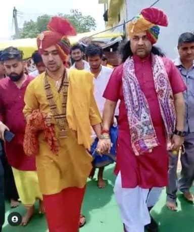 निशाने पर "भारत" है निशाने पर "भारतीयता" है! 
निशाने पर हमारी धर्म-संस्कृति है निशाने पर सनातन धर्म है! #आस्था से कोई #समझौता नहीं होगा. #हम_सब_एक_हैं