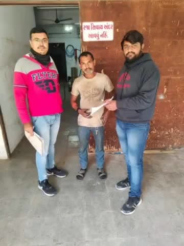 રાજકોટ પૂર્વ: ગોંડલ રોડ સહિતનાં વિસ્તારોમાં વેરા વસુલાતની ટીમો ત્રાટકી, 12 મિલકતો સીલ કરી રૂ. 60.29 લાખનો બાકી વેરો વસુલાયો