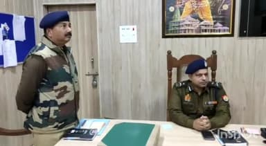 एटा: डीआईजी अलीगढ़ दीपक कुमार ने किया कोतवाली नगर का निरीक्षण, एसएसपी उदय शंकर सिंह रहे मौजूद