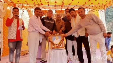 डुमरांव: महात्मा गांधी की पुण्यतिथि पर डुमरांव में पूर्व वार्ड पार्षद धीरज कुमार के नेतृत्व में शुरू हुआ 24 घंटे का भूख हड़ताल