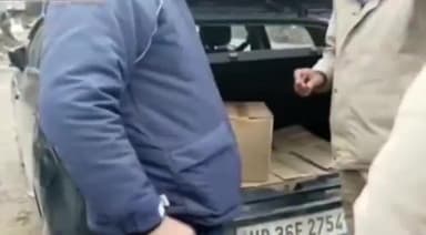 हरिपुर: हरिपुर दोसड़का में पुलिस ने पकड़ी 8 पेटी अवैध देसी शराब, मामला दर्ज