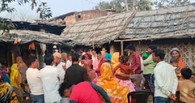 कोचाधामन: तेघरिया पंचायत के बहीचा कूट्टी गांव पहुंचे जिला परिषद सदस्य नासिक नादिर, लोगों से मिलकर सुनी समस्यायें