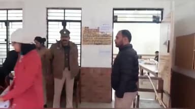 मुरादाबाद: विधान परिषद बरेली मुरादाबाद स्नातक खंड का चुनाव शाम 4 बजे तक 50.8% रहा अधिकारियो ने शांति पूर्ण तरीके से कराया