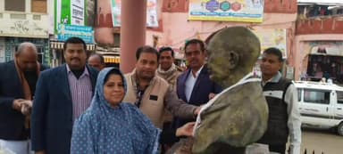 छोटीसादड़ी: गांधी चौराहा पर राष्ट्रपिता महात्मा गांधी की पुण्यतिथि पर कांग्रेस जनों ने  श्रद्धा सुमन अर्पित किए