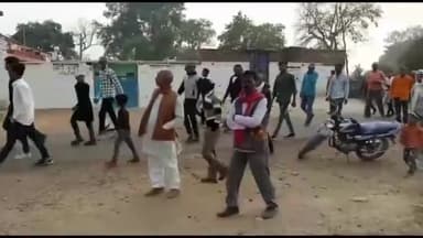 सिमरिया: सुनवानी ग्राम में उर्स को लेकर मुस्लिम समुदाय के लोगों ने निकाला जुलूस, पुलिस रही तैनात