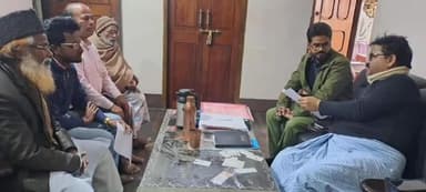 कोचाधामन: पूर्व विधायक सह JDU के प्रदेश उपाध्यक्ष मुजाहिद आलम ने लाइन मोहल्ले में जनता दरबार लगाकर सुनी लोगों की समस्याएं