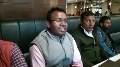 प्रयागराज: इलाहाबाद विश्वविद्यालय के पूर्व शोध छात्र नवनीत यादव को मिली ₹1.31 करोड़ की फेलोशिप, परिजनों ने जताया आभार